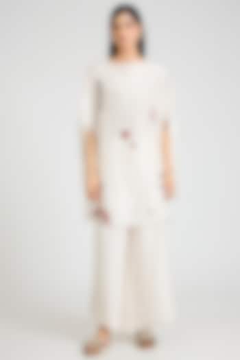 Ivory Mulberry Silk Kantha Motifs Embroidered Tunic Set by Divyam Mehta at Pernia's Pop Up Shop