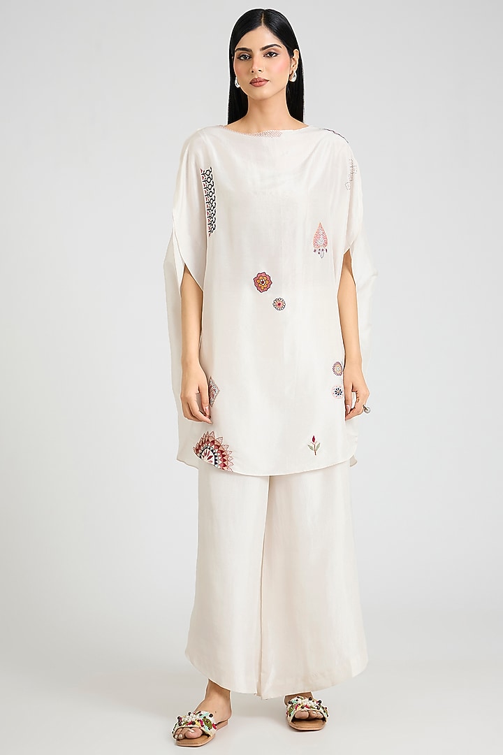 Ivory Mulberry Silk Kantha Motifs Embroidered Tunic Set by Divyam Mehta at Pernia's Pop Up Shop