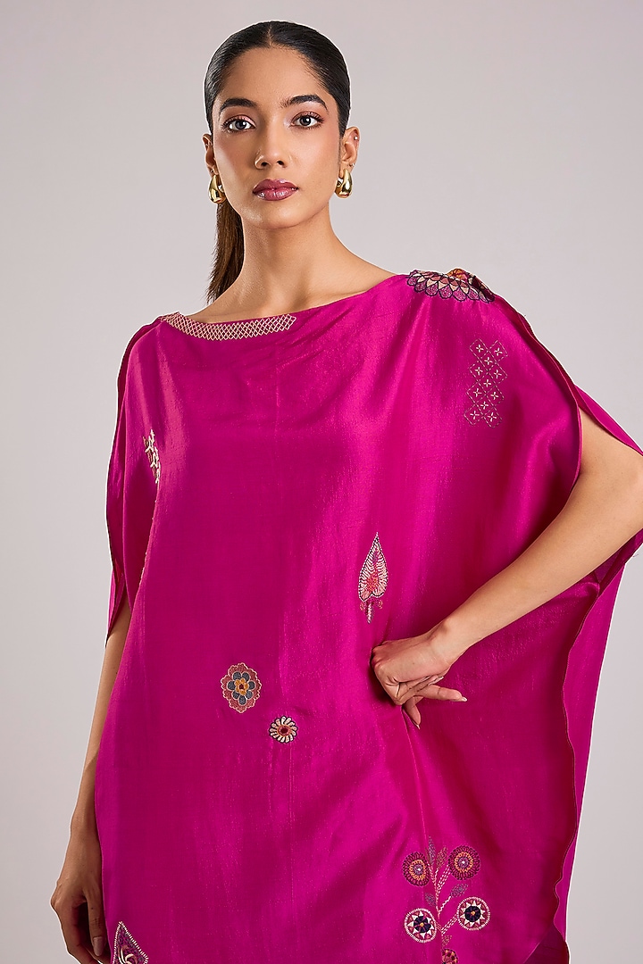 Pink Mulberry Silk Kantha Motifs Embroidered Tunic Set by Divyam Mehta at Pernia's Pop Up Shop