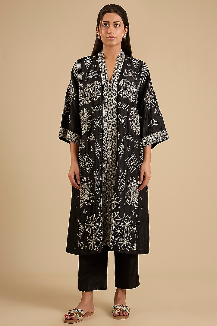 Black Mulberry Silk Embroidered Kurta Set by Divyam Mehta at Pernia's Pop Up Shop