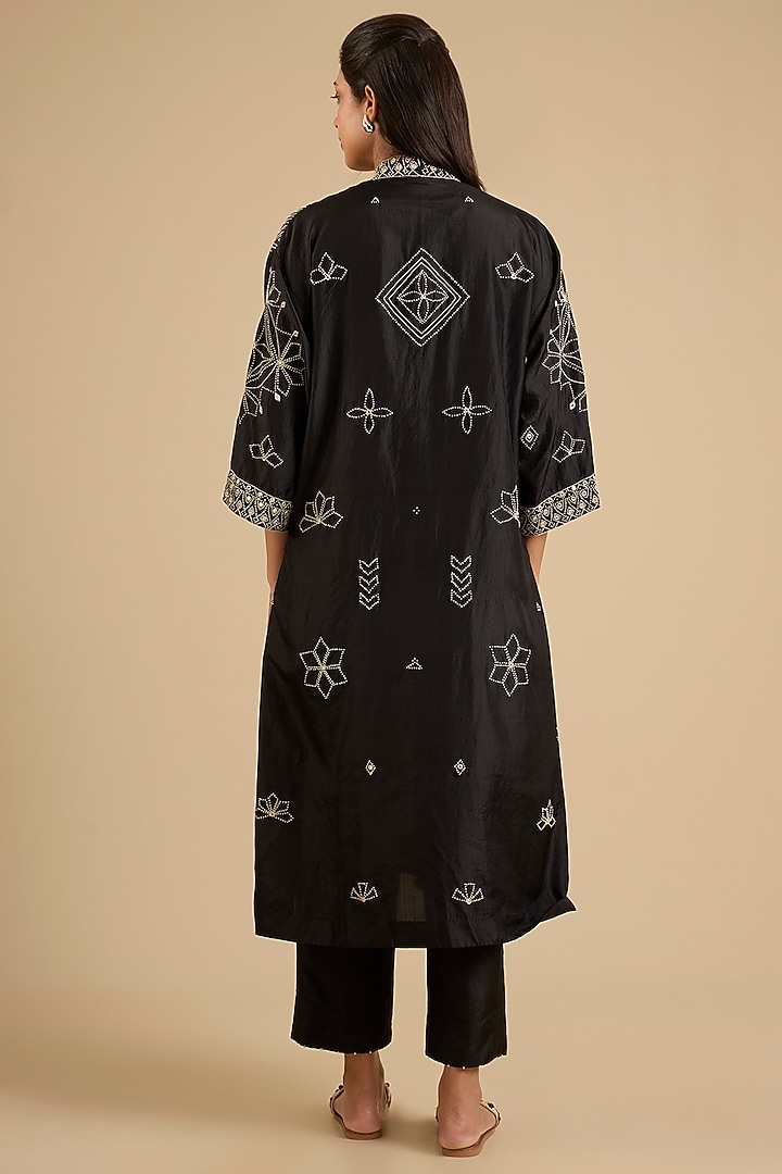 Black Mulberry Silk Embroidered Kurta Set by Divyam Mehta at Pernia's Pop Up Shop