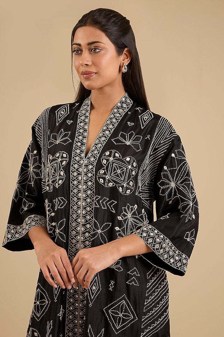 Black Mulberry Silk Embroidered Kurta Set by Divyam Mehta at Pernia's Pop Up Shop