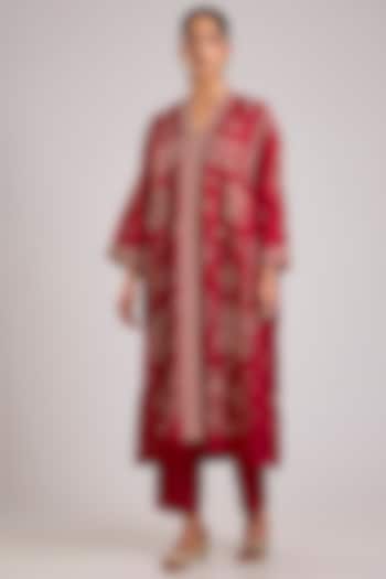 Red Mulberry Silk French Knot Embroidered Kurta Set by Divyam Mehta at Pernia's Pop Up Shop