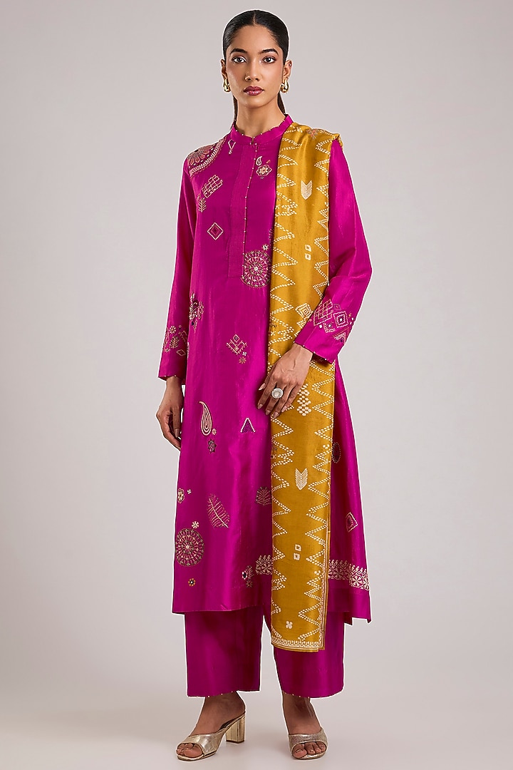 Pink Mulberry Silk Kantha Motifs Embroidered Kurta Set by Divyam Mehta at Pernia's Pop Up Shop