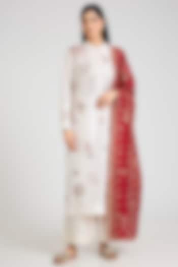 Ivory Mulberry Silk Kantha Motifs Embroidered Kurta Set by Divyam Mehta at Pernia's Pop Up Shop