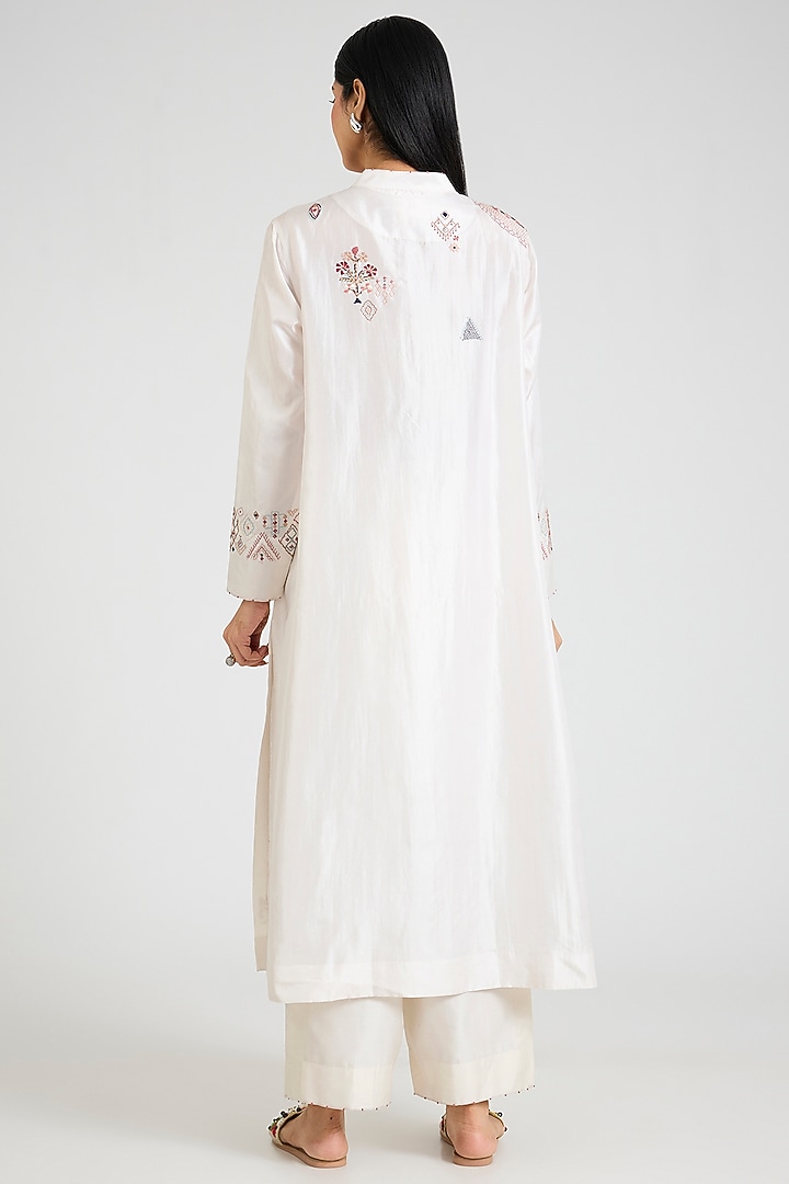 Ivory Mulberry Silk Kantha Motifs Embroidered Kurta Set by Divyam Mehta at Pernia's Pop Up Shop
