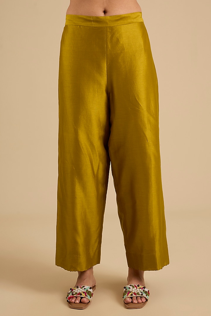Yellow Mulberry Silk Hand Embroidered Kurta Set by Divyam Mehta at Pernia's Pop Up Shop