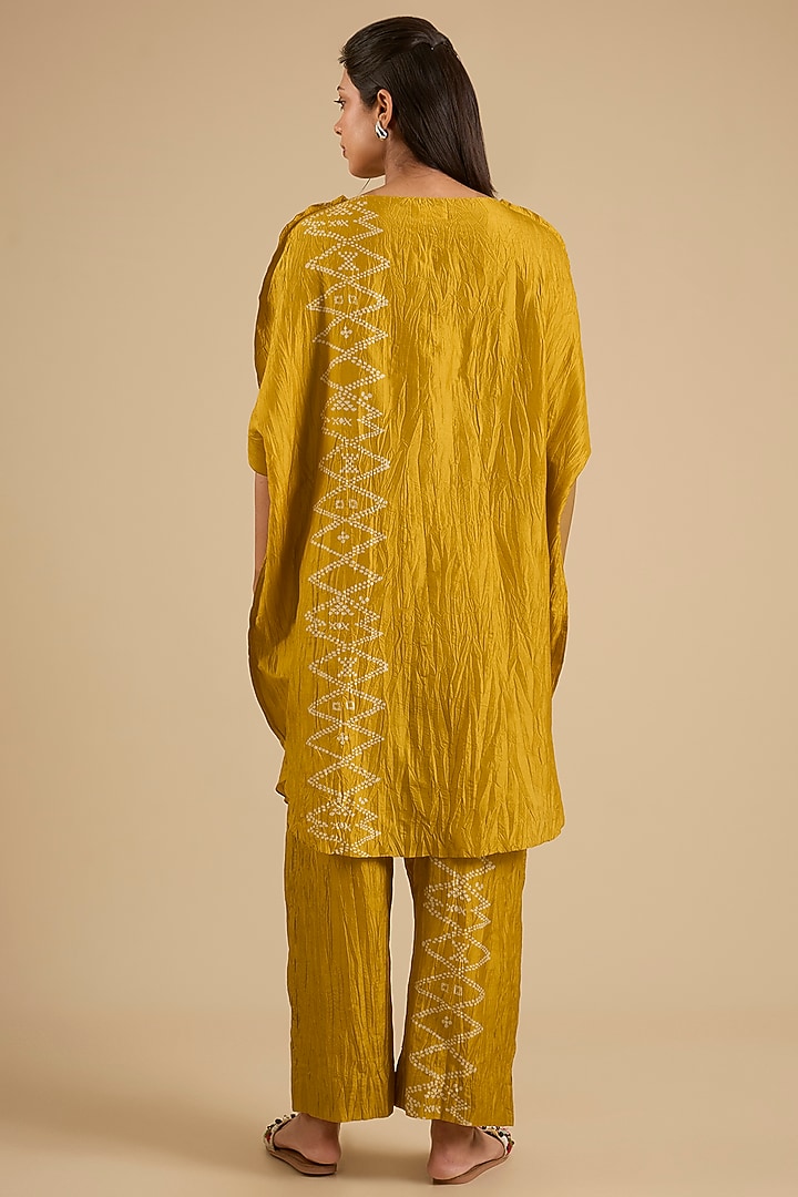 Yellow Mulberry Silk Printed & Embroidered Kurta Set by Divyam Mehta at Pernia's Pop Up Shop