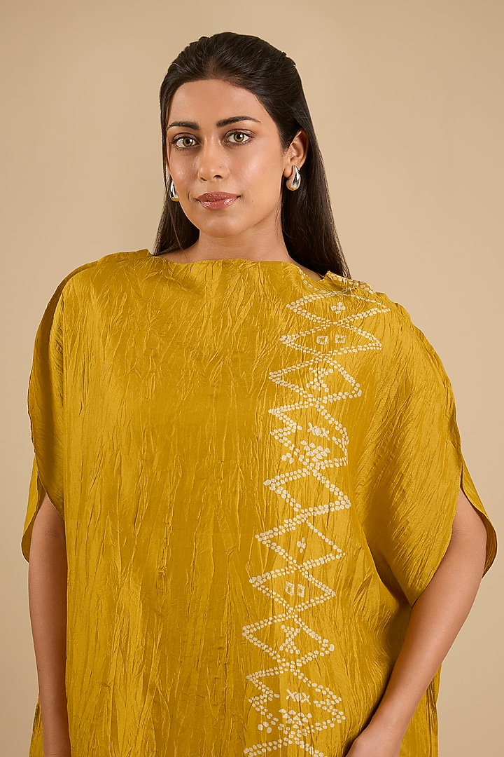 Yellow Mulberry Silk Printed & Embroidered Kurta Set by Divyam Mehta at Pernia's Pop Up Shop