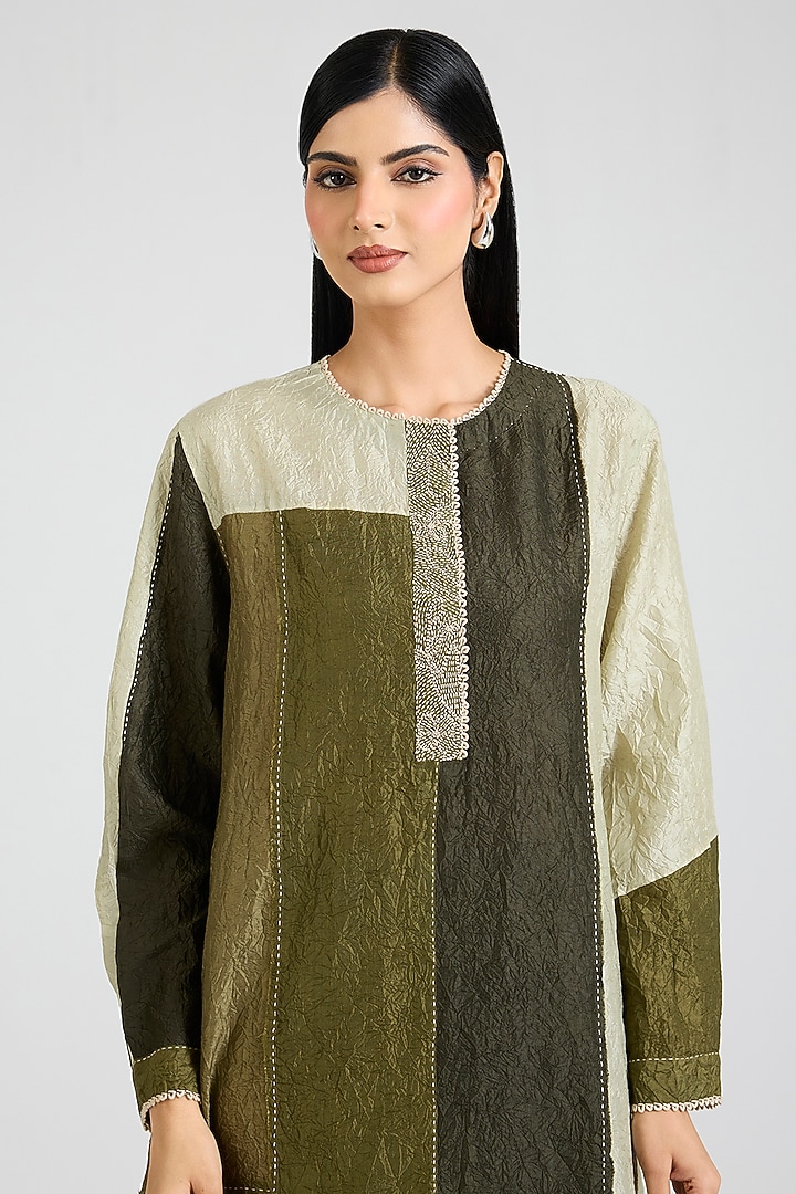 Green Mulberry Silk Block Printed Kurta Set by Divyam Mehta at Pernia's Pop Up Shop