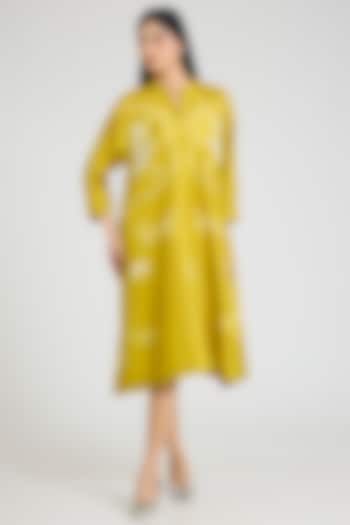 Yellow Mulberry Silk Shibori Printed Tunic by Divyam Mehta at Pernia's Pop Up Shop