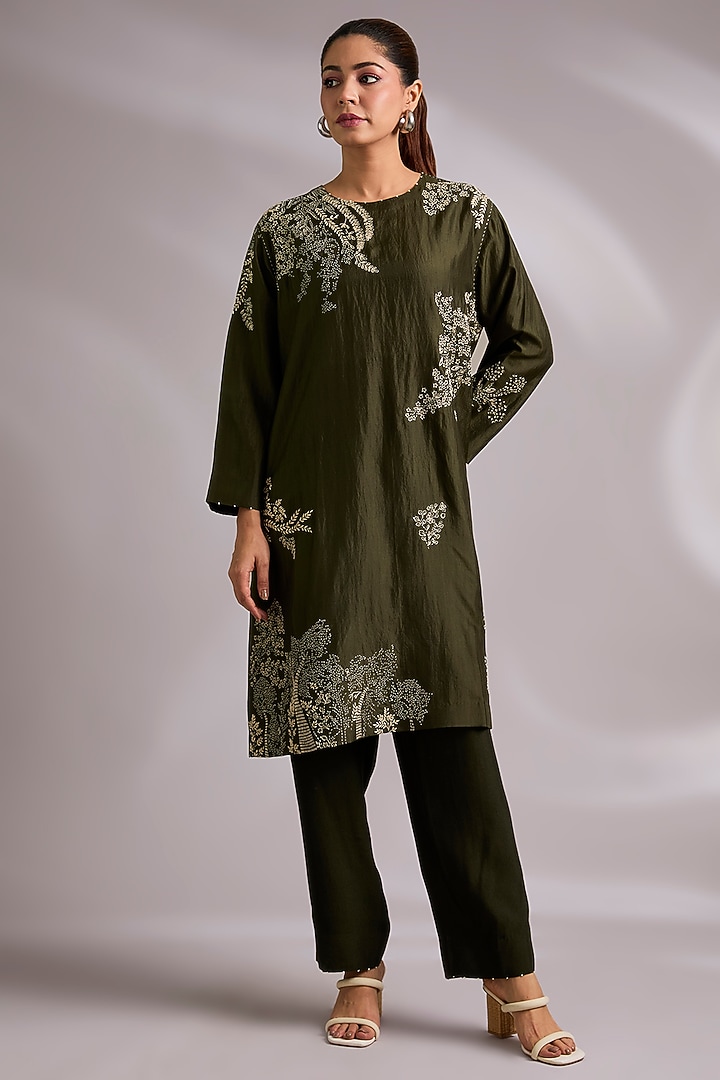 Green Mulberry Silk Floral Embroidered Tunic Set by Divyam Mehta at Pernia's Pop Up Shop