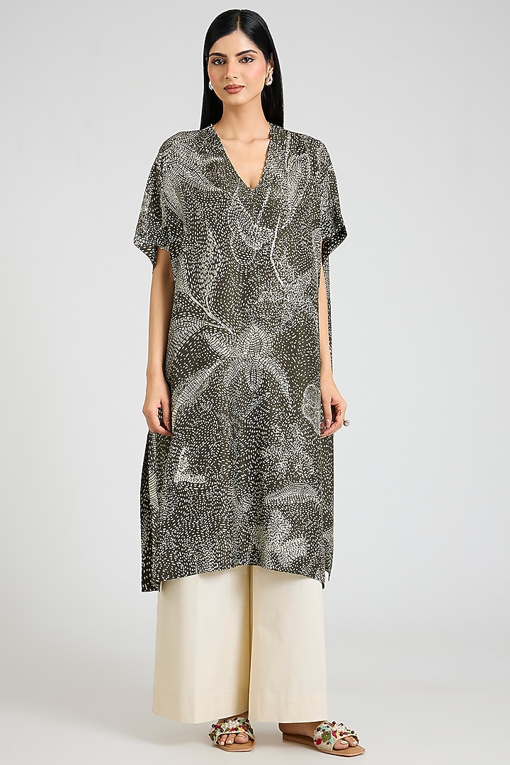 Green Dupion Silk Floral Kantha Printed Kurta Set by Divyam Mehta at Pernia's Pop Up Shop