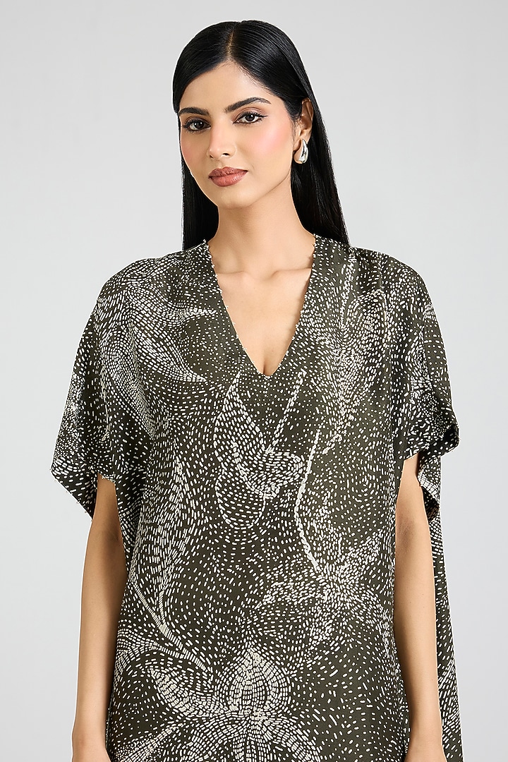 Green Dupion Silk Floral Kantha Printed Kurta Set by Divyam Mehta at Pernia's Pop Up Shop