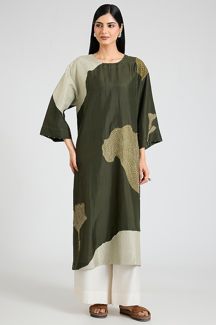 Green Mulberry Silk Block Printed & Hand Embroidered Kurta Set by Divyam Mehta at Pernia's Pop Up Shop