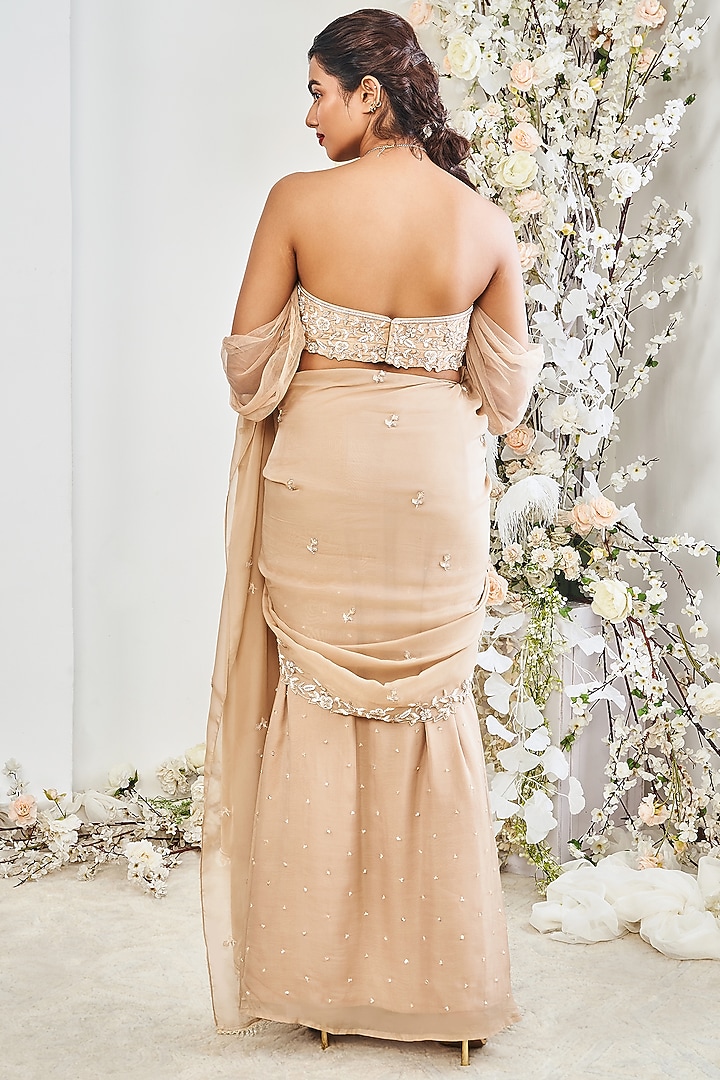 Beige Wrinkle Chiffon Sequins Embroidered Draped Wedding Saree Set by DISHA MUCHHALA at Pernia's Pop Up Shop