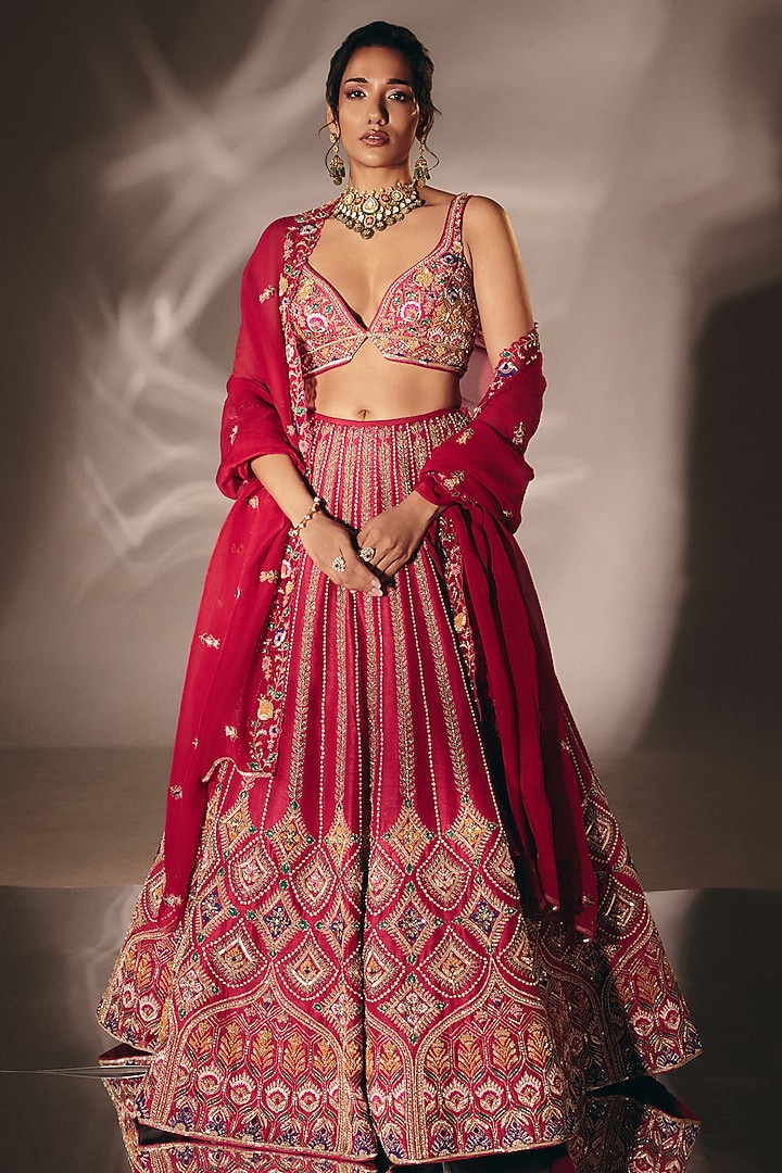 Rsoe Pink Silk French-Knot Embroidered Bridal Lehenga Set by DISHA MUCHHALA at Pernia's Pop Up Shop