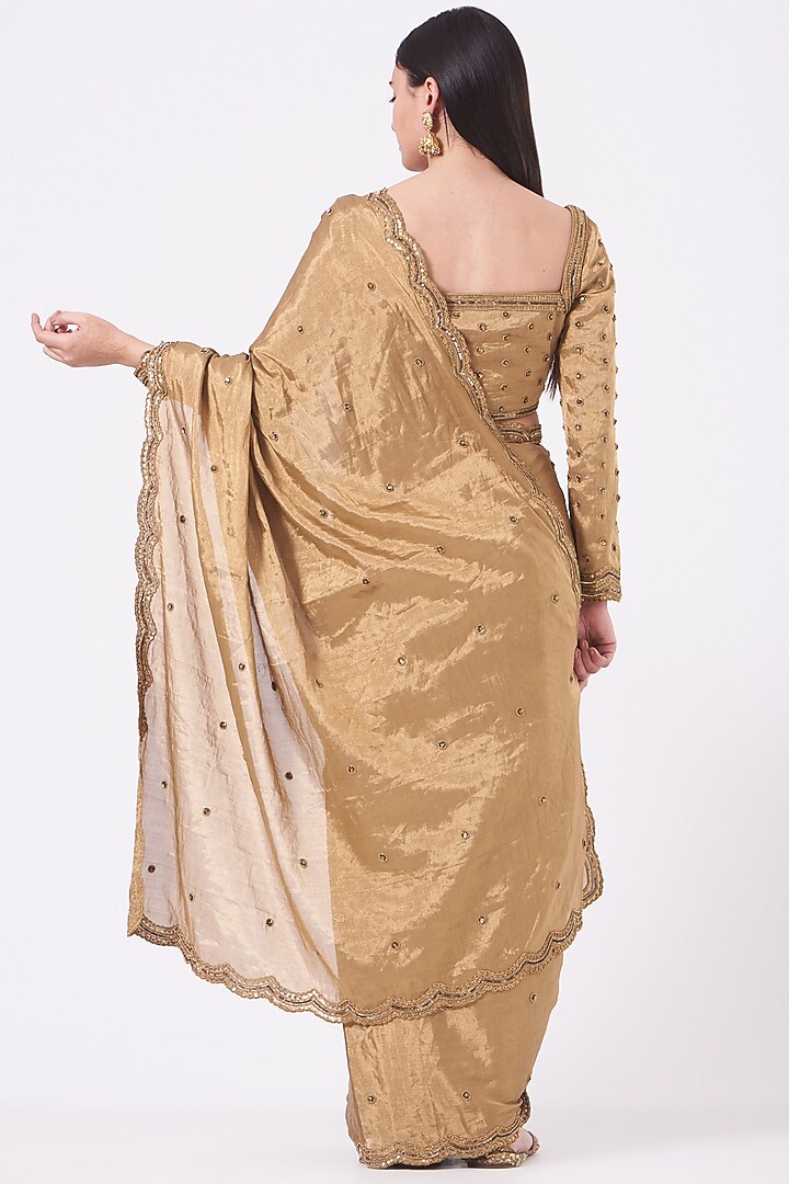 Gold Embroidered Handwoven Wedding Saree Set by Dipti Chhabra at Pernia's Pop Up Shop