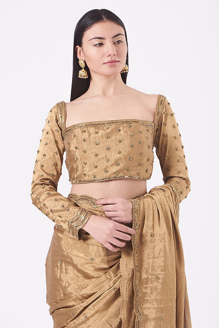 Gold Embroidered Handwoven Wedding Saree Set by Dipti Chhabra at Pernia's Pop Up Shop