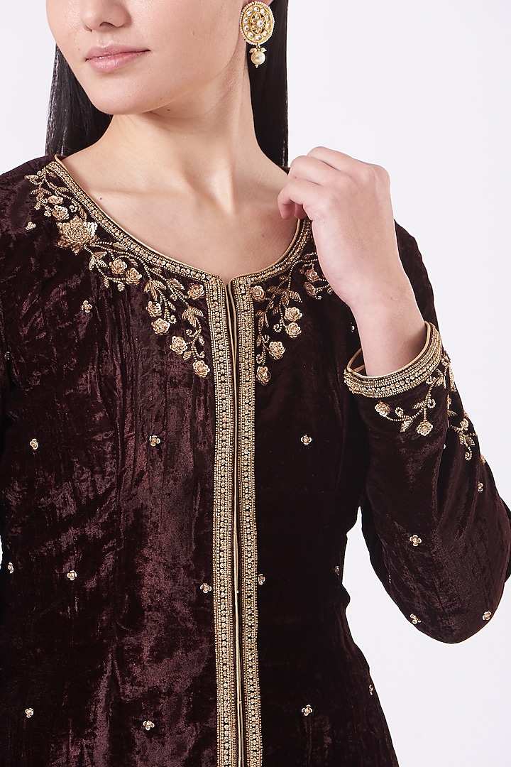 Dark Brown Embroidered Kurta Set by Dipti Chhabra at Pernia's Pop Up Shop