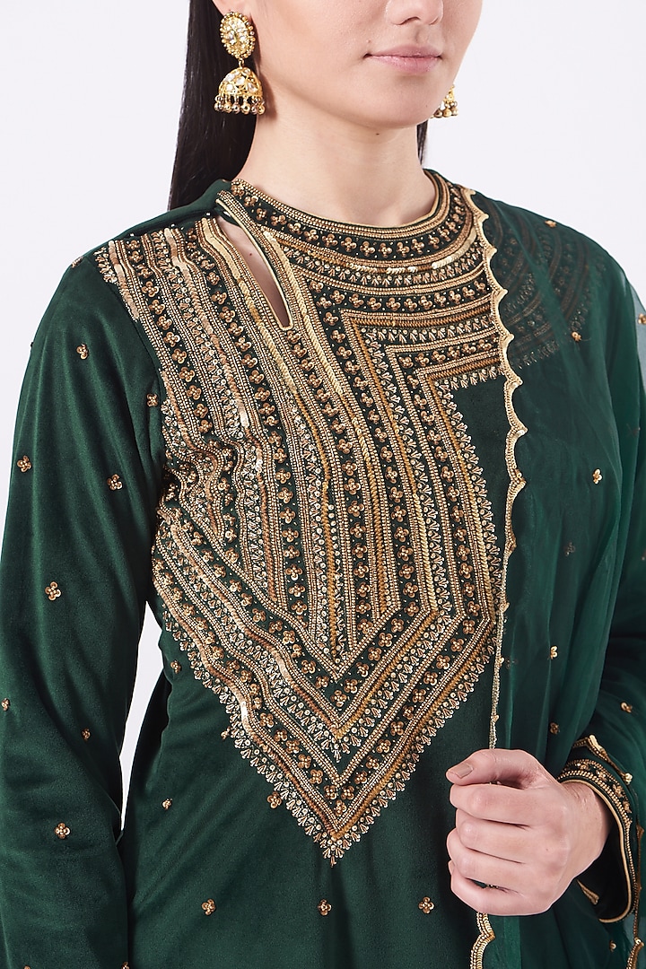 Bottle Green Embroidered Long Kurta Set by Dipti Chhabra at Pernia's Pop Up Shop