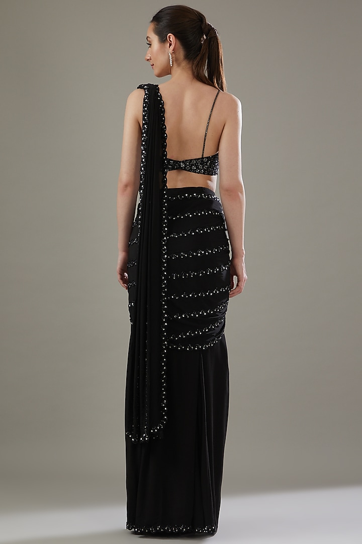 Black Crepe Embellished Fish-Cut Draped Wedding Saree Set by Disha Patil at Pernia's Pop Up Shop