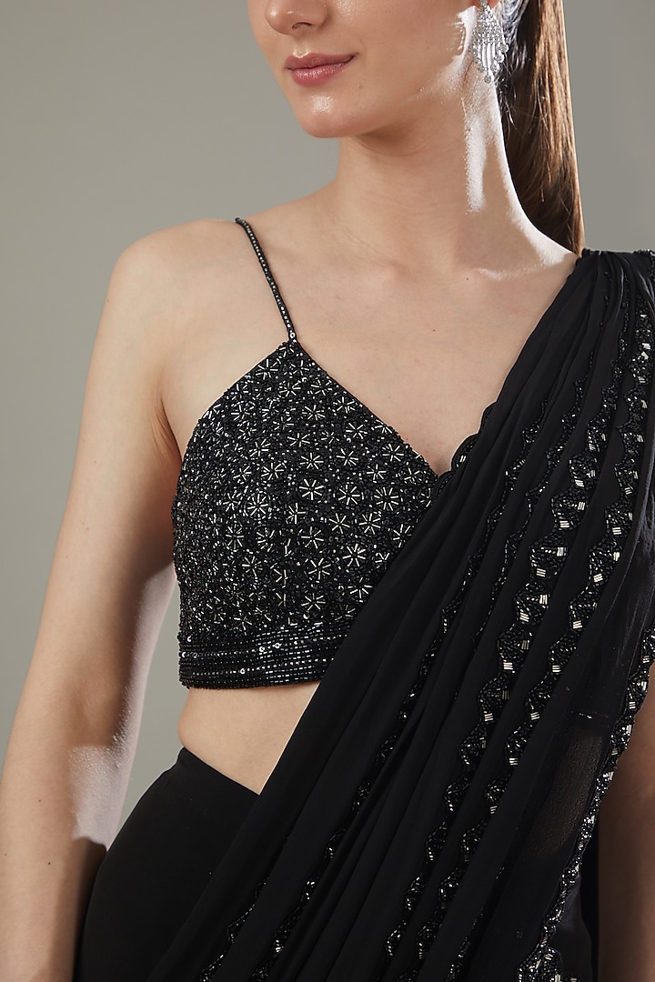 Black Crepe Embellished Fish-Cut Draped Wedding Saree Set by Disha Patil at Pernia's Pop Up Shop
