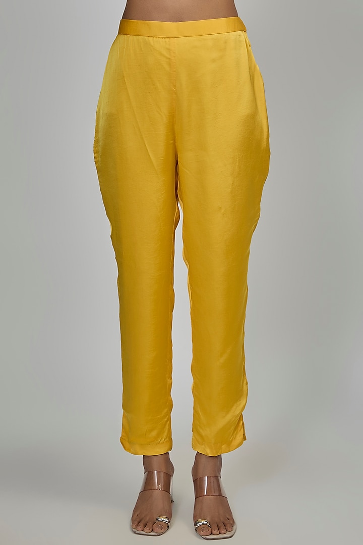 Yellow Dupion Kaftan Set by Disha Patil at Pernia's Pop Up Shop