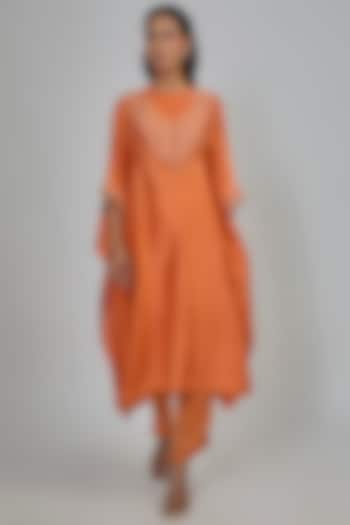 Rust Dupion Kaftan Set by Disha Patil at Pernia's Pop Up Shop