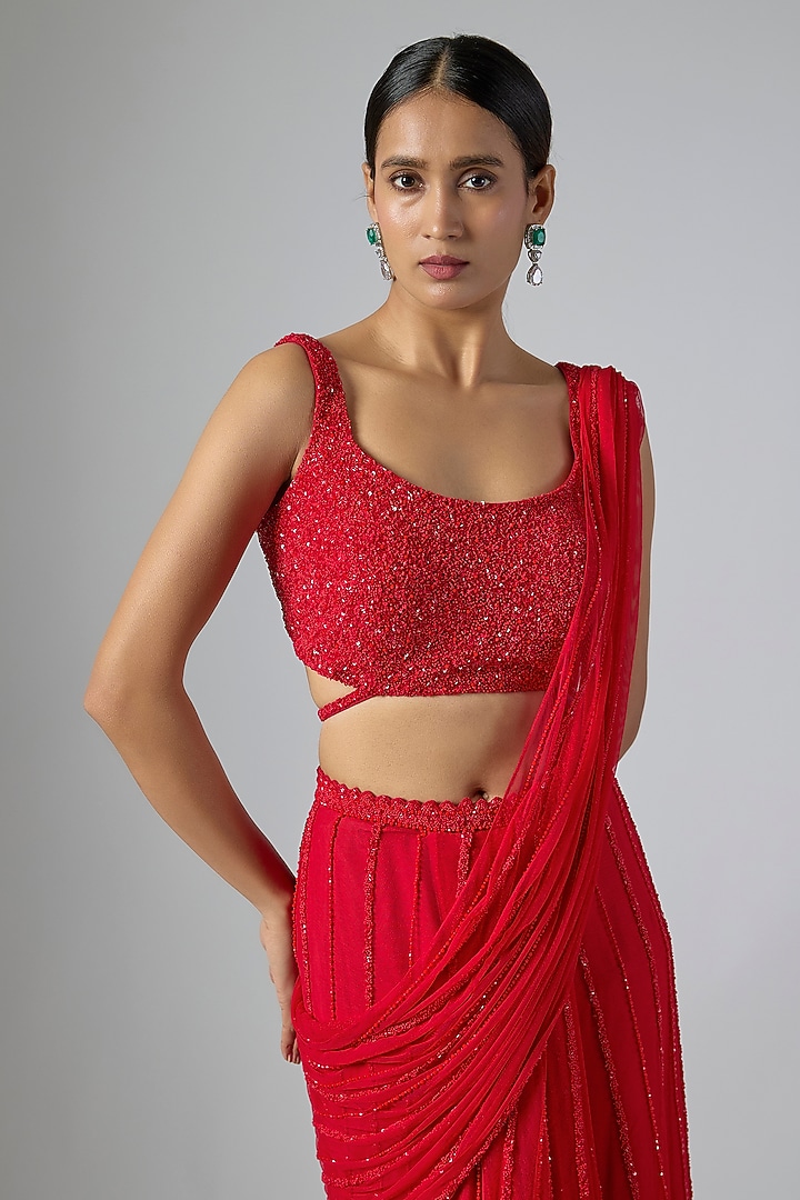 Red Soft Net Embellished Draped Reception Saree Set by Disha Patil at Pernia's Pop Up Shop