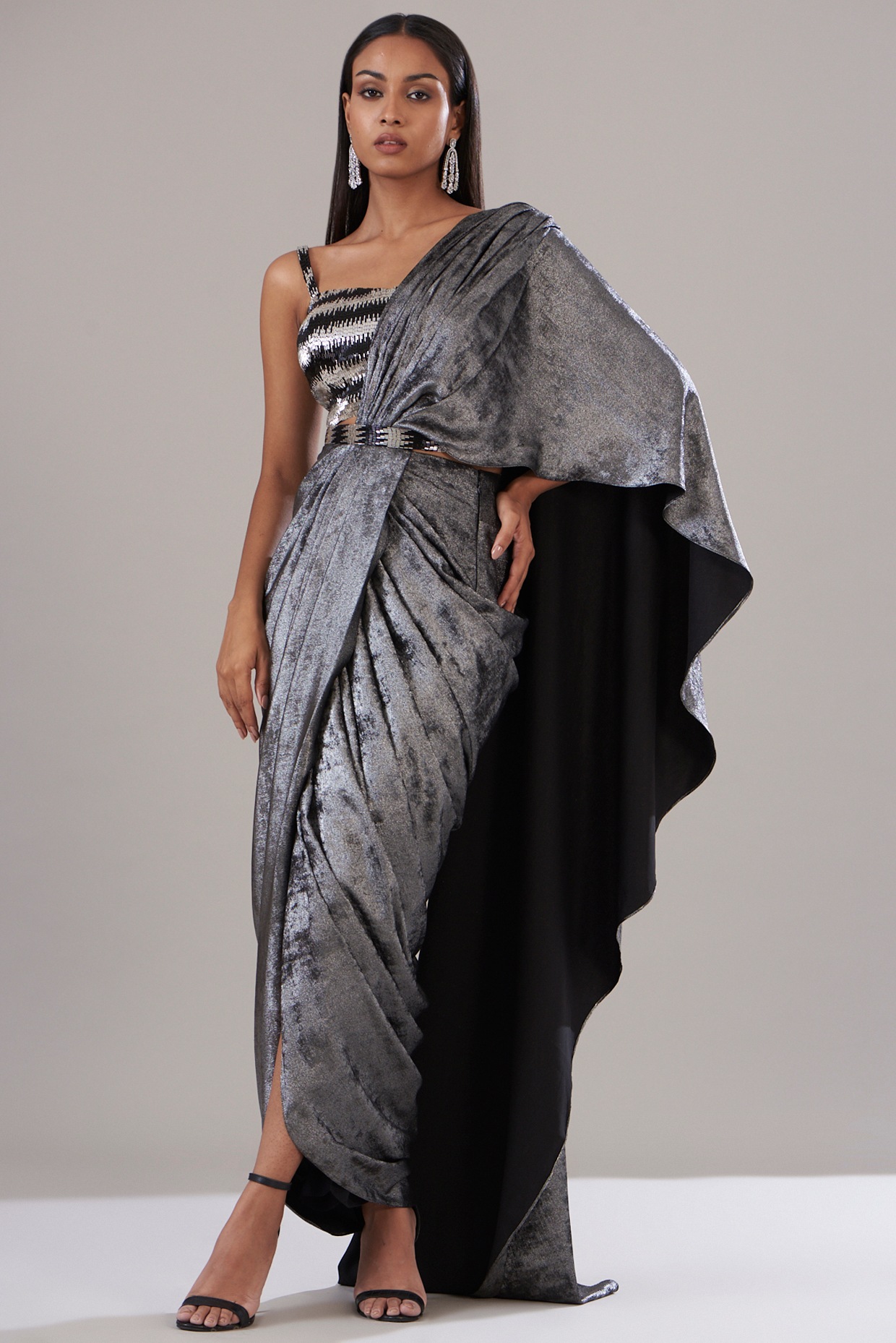 Shimmer Georgette Embroidered Saree in Grey and Black #Embroidered, #AFF,  #Georgette, #Shimmer, #Black #AFF | Saree designs, Designer sarees wedding,  Saree