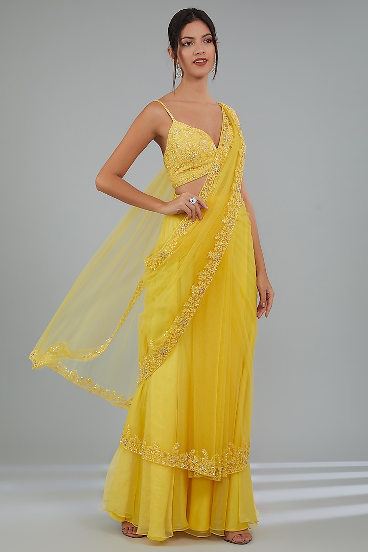 Yellow Organza Net Hand Embroidered Reception Saree Set by Disha Patil at Pernia's Pop Up Shop