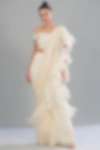 Ivory Crepe Pre-Draped Ruffle Wedding Saree Set by Disha Patil at Pernia's Pop Up Shop