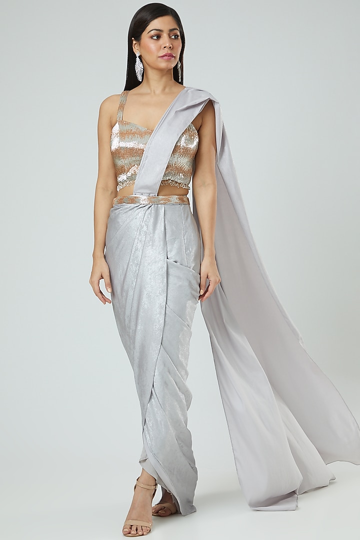 Silver Shimmer Fabric Draped Saree Set by Disha Patil at Pernia's Pop Up Shop