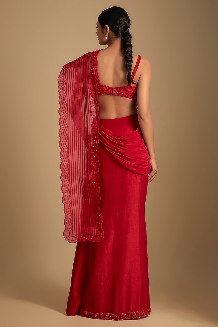 Red Dupion & Organza Pre-Draped Skirt Reception Saree Set by Disha Patil at Pernia's Pop Up Shop
