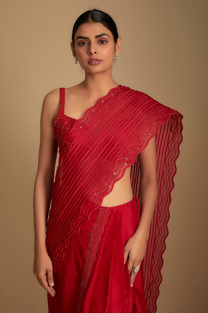 Red Dupion & Organza Pre-Draped Skirt Reception Saree Set by Disha Patil at Pernia's Pop Up Shop