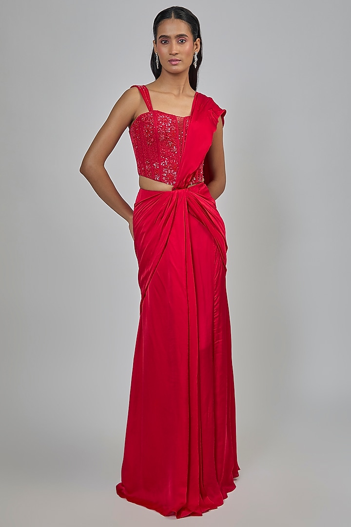 Red Crepe Concept Reception Saree Set by Disha Patil at Pernia's Pop Up Shop