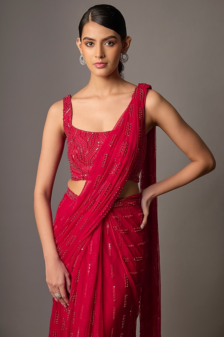 Red Soft Net Hand Embroidered Reception Saree Set by Disha Patil at Pernia's Pop Up Shop
