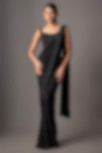 Black Crepe Hand Embroidered Reception Saree Set by Disha Patil at Pernia's Pop Up Shop