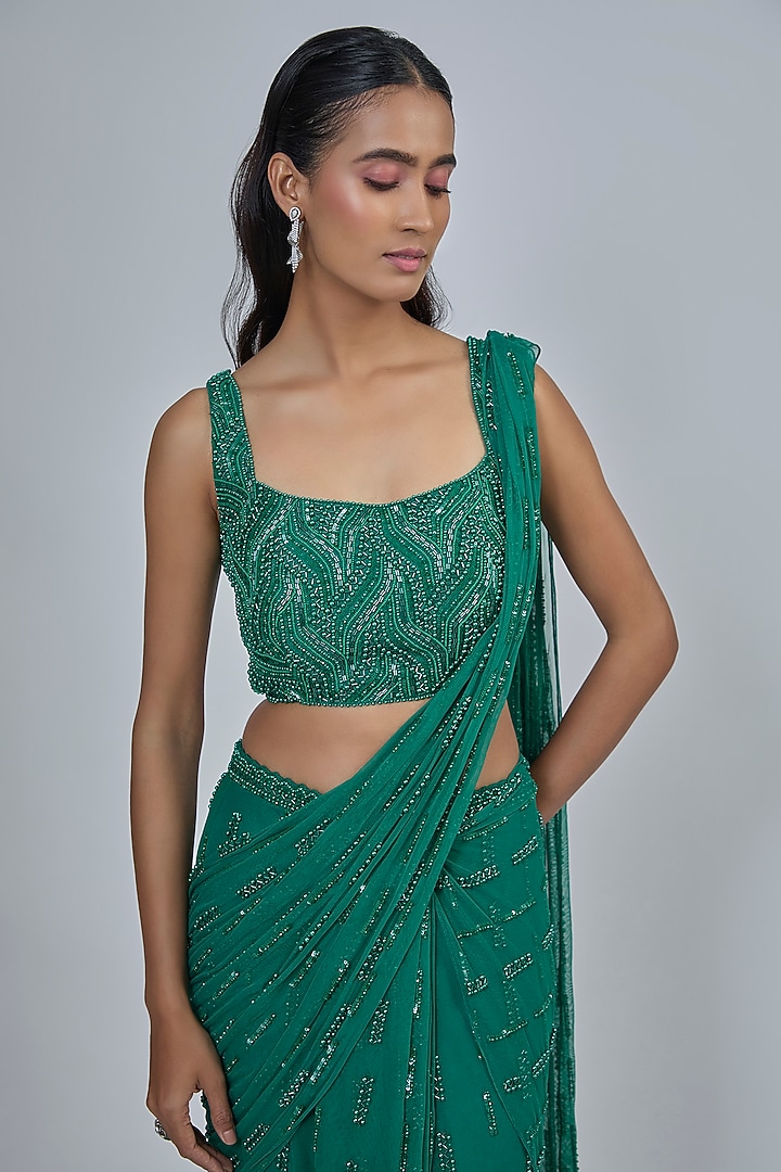 Emerald Green Soft Net Reception Saree Set by Disha Patil at Pernia's Pop Up Shop