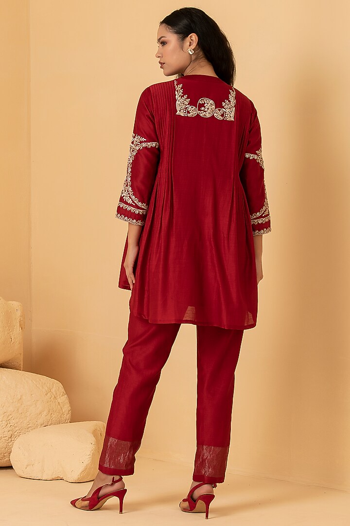 Red Pure Chanderi Pearl & Sequins Embroidered Co-Ord Set by Divi by Sonal at Pernia's Pop Up Shop