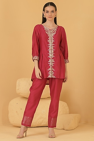 Fuchsia Pure Chanderi Zari & Pearl Embroidered Co-Ord Set by Divi by Sonal