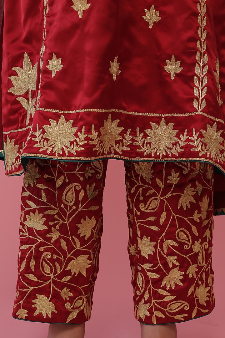 Maroon Aari Embroidered Kurta Set by Daljit Sudan at Pernia's Pop Up Shop