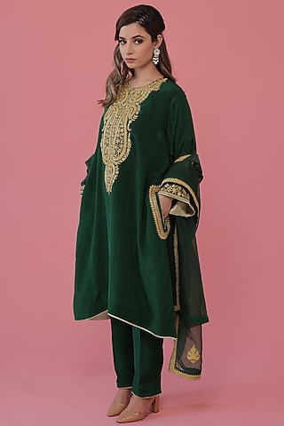Emerald Green Embroidered Kurta Set by Daljit Sudan