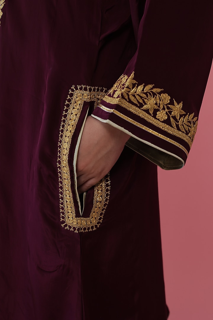 Wine Embroidered Kurta Set by Daljit Sudan at Pernia's Pop Up Shop