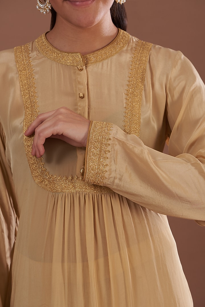 Beige Embroidered Kurta Set by Daljit Sudan at Pernia's Pop Up Shop