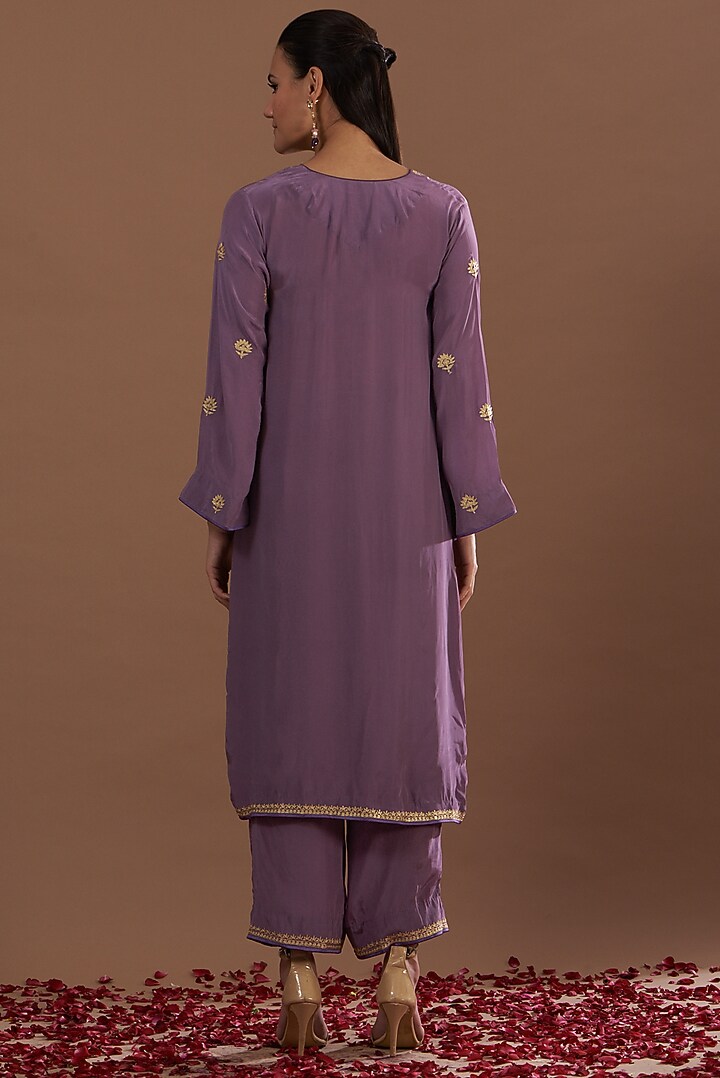 Purple Embroidered Kurta Set by Daljit Sudan at Pernia's Pop Up Shop