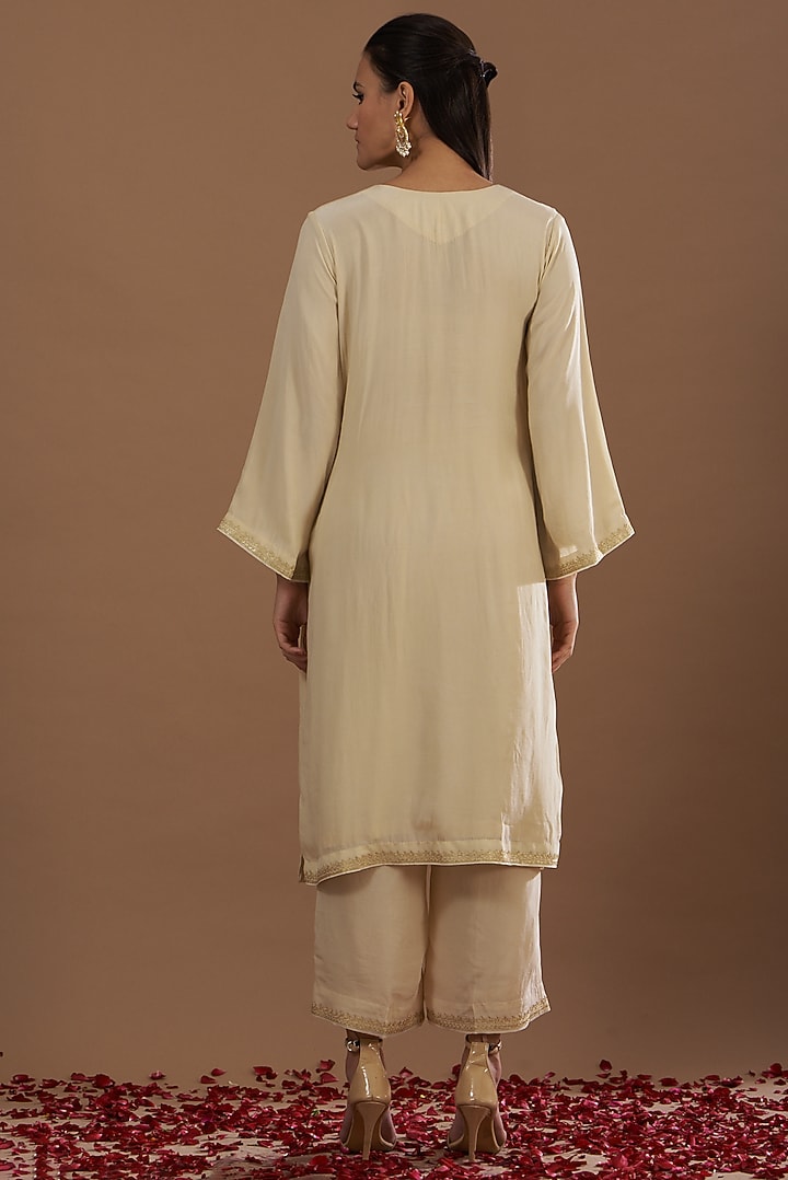 Cream Embroidered Kurta Set by Daljit Sudan at Pernia's Pop Up Shop
