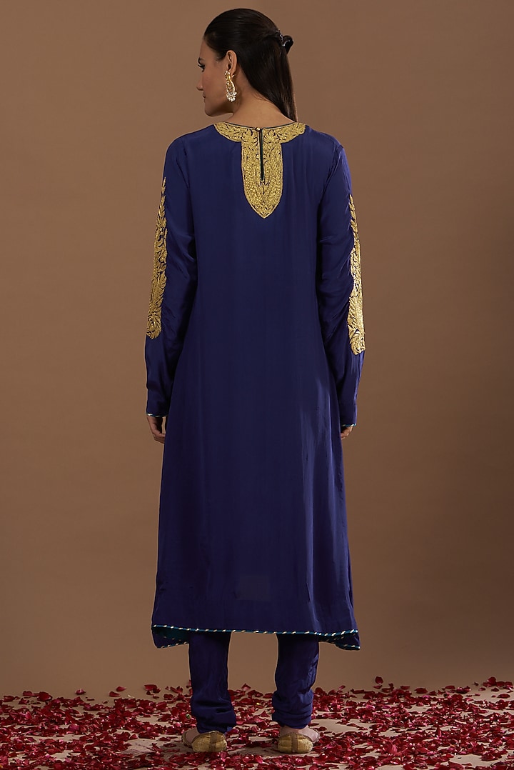 Navy Blue Embroidered Kurta Set by Daljit Sudan at Pernia's Pop Up Shop