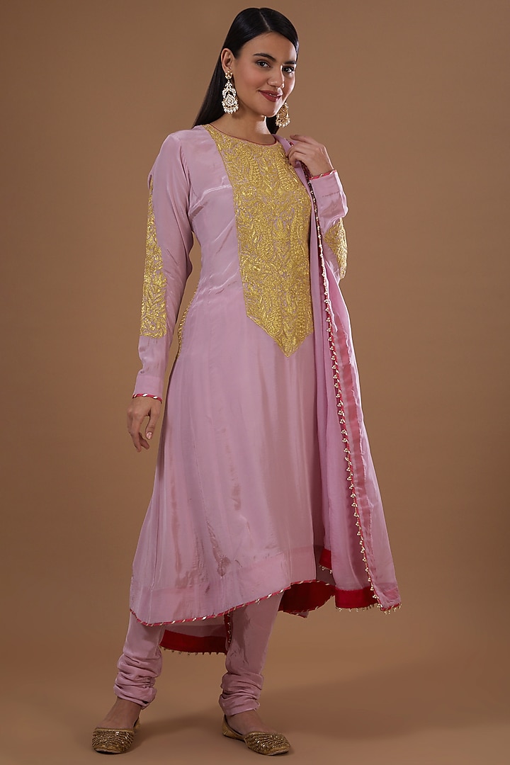 Pink Embroidered Kurta Set by Daljit Sudan